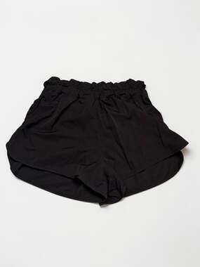 Yogalicious Radiant Commuter Short in Black Size S